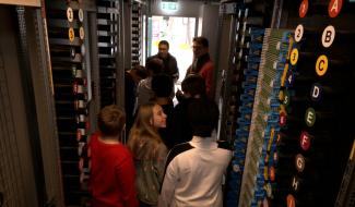 Carnières : la fibre optique expliquée aux enfants