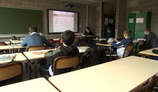 École : pas de reprise en présentiel à 100% en secondaire