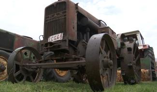 Seneffe : concentration de tracteurs anciens