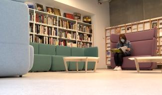 Gazomètre : les étudiants peuvent travailler au calme en bibliothèque