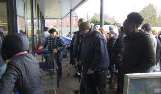 La cohue et la panique constatées dans les grandes surfaces sont en passe de se calmer