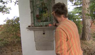 Des cailloux pas comme les autres attendent les promeneurs à Casteau