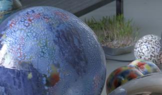 Deux jeunes artistes exposent leur légende au Centre Keramis