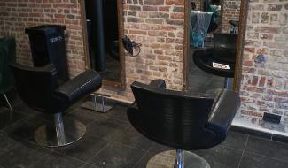 A La Louvière, les coiffeurs attendent, comme ailleurs...
