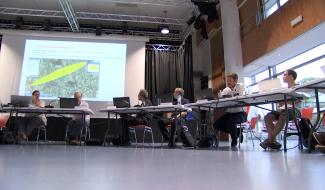 La discussion a pris la suite de l'information à Seneffe mercredi soir