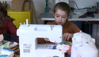 La couture ça s'apprend aussi grâce aux stages à Ecaussinnes
