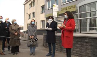 Trois ministres pour les premiers pas du centre de vaccination à Soignies