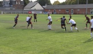 FOOTBALL : les championnats sont suspendus avant une **saison blanche ?