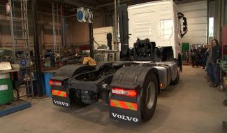 Houdeng-Goegnies : un super camion pour les futurs mécanos poids-lourds 