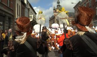 Morlanwelz : les gilles de "La Victoire" et des "Règuènères" à l'honneur au Feureu 