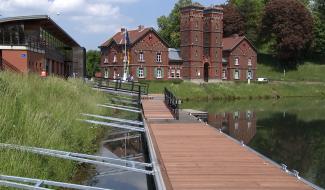 Canal du Centre : de nouveaux arbustes, pontons et taquets
