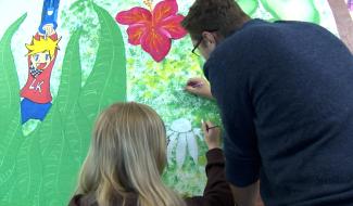 La Louvière : une fresque pour le couloir de l'école