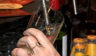 La Louvière : polémique autour du verre et du gobelet