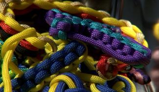 Soignies : des bracelets pour la ville ukrainienne de Marhanets