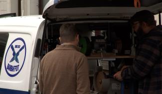 Le rémouleur est au marché