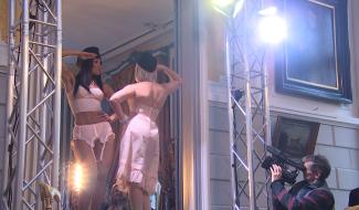 Un château sort ses dessous et sa belle saison 