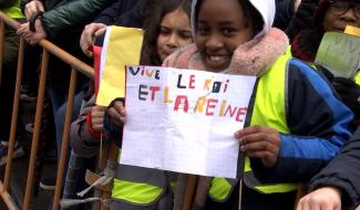 Le salut des souverains aux louviérois