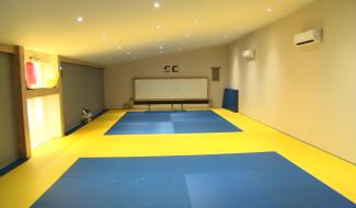 Steve Clara en attente d'un permis pour sa salle à Leval