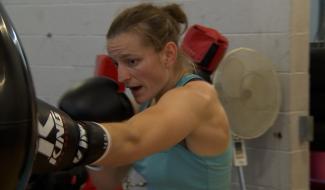 Boxe : Femke Hermans vise deux titres mondiaux