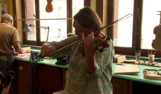 L'instrument à cordes (hors de prix) du musicien