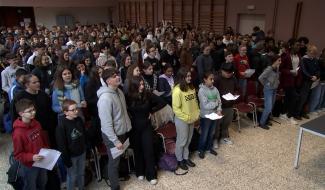 Binche : 250 élèves chantent en chœur sur le vivre-ensemble