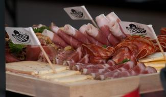 Fêtes : les plateaux charcuterie-fromage au coeur des fêtes
