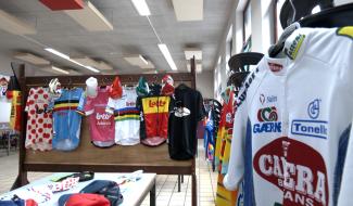 Soignies : les maillots des champions cyclistes s'exposent