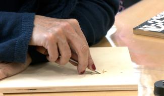 La Louvière : Un stage de gravure sur bois pour les adultes