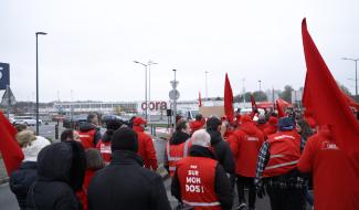 La Louvière: un cortège symbolique entre le Centre et le site Cora à l'occasion de la grève nationale
