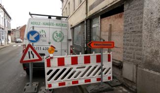 Seneffe : assainissement en urgence de bâtiments communaux contaminés par la mérule
