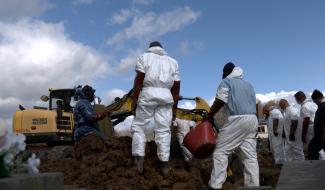 Une exhumation au sein d’un carré du vieux cimetière d’Ecaussinnes