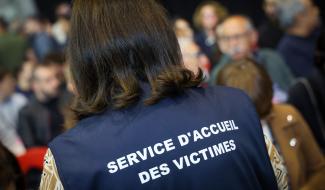 Procès Falzone : " Je l’ai tenue deux heures dans mes bras ", le témoignage poignant du compagnon de Laure Gara