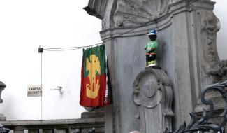 Un nouveau costume "Tous à bord" pour le Manneken Pis