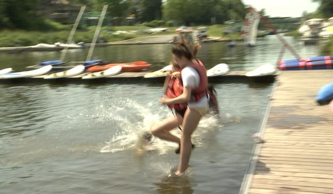 Seneffe : Quelques privilégiés se rafraichissent à La Marlette