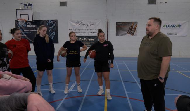 P1 Dames : Après une préparation compliquée, Péronnes vise le titre