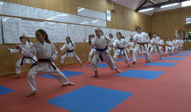 Karaté Shotokan : le KC Carnières organise les championnats francophones U10, U12, U14