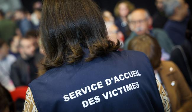 Procès Falzone : " Je l’ai tenue deux heures dans mes bras ", le témoignage poignant du compagnon de Laure Gara