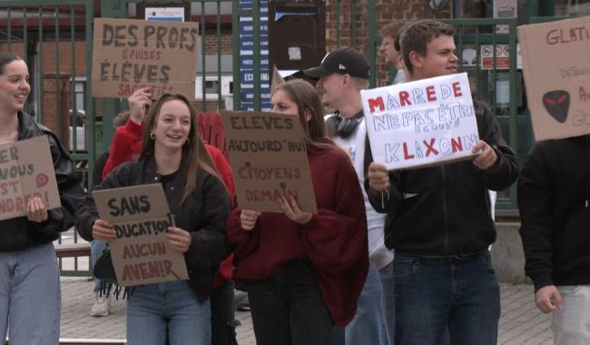 Braine-le-Comte : les élèves de rhéto de Saint-Gabriel manifestent contre les réformes de l'enseignement