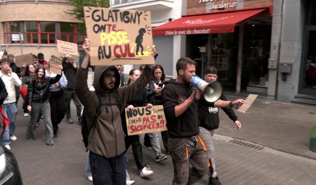 La Louvière : des élèves manifestent contre le décret-programme