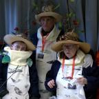 Laetare : Habillage des "Passeurs de folklore"