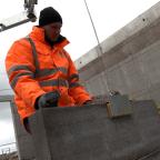 Visite royale : Roosens Bétons innove avec un bloc éco-circulaire