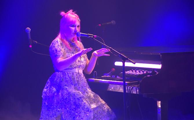 Alice On the roof en concert à La Louvière