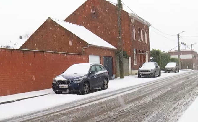Neige/verglas : conseils de l’AWSR pour rouler en sécurité