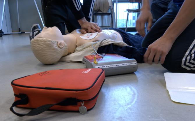 Le Roeulx : des animateurs de mouvements de jeunesse apprennent les premiers secours