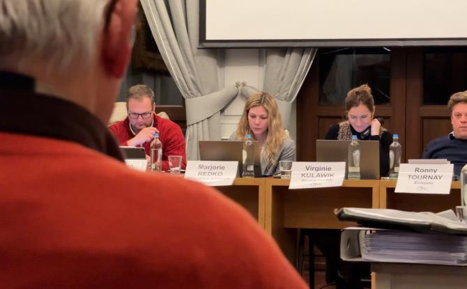 Le Rœulx : rassurant/préoccupant, le budget 2026 est adopté