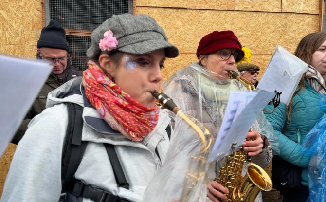 Binche: les trois jeunesses et fanfares du Lundi Gras