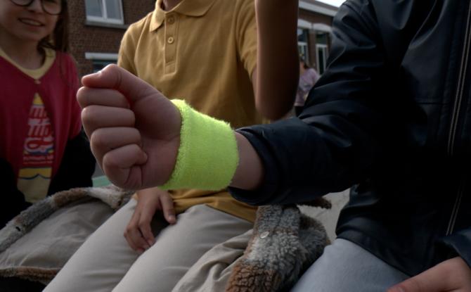 Journée du bonheur : du jaune dans les écoles