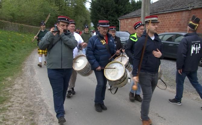 Feluy: le cassage de verre avant la marche Sainte-Aldegonde
