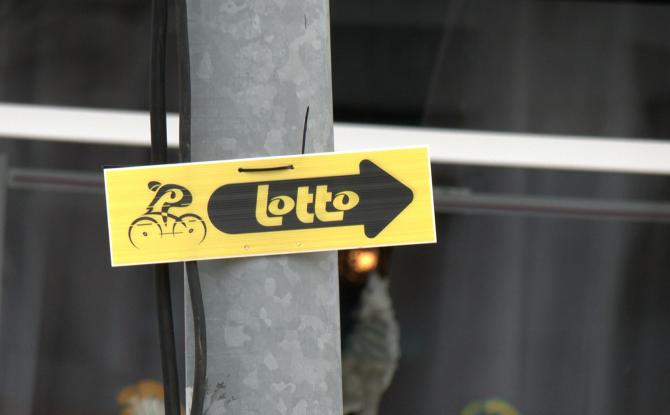 La Louvière : Le Lotto circuit de wallonie au départ de la place communale